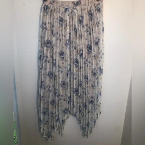 En Saison Kika Pleated Blue Floral Skirt Size S - Picture 6 of 11